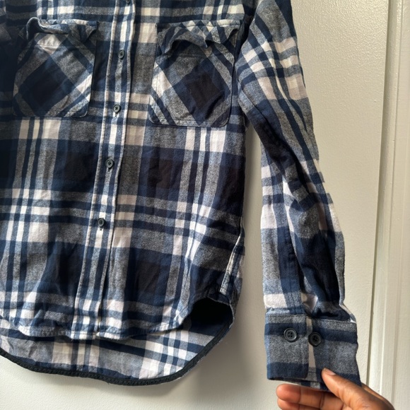 Aritzia The Group by Babaton Fisher Shirt Plaid flannel button-up Sz XS - Picture 2 of 12